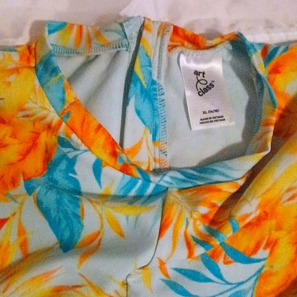 Art Class One-piece Swimsuit (Wetsuit Style) - Picture 3 of 11